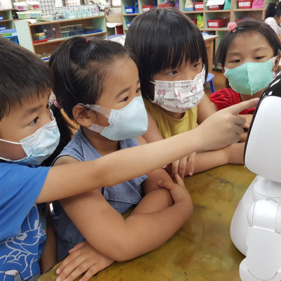 Taiwan Built AI Robot as Smart Learning Partner